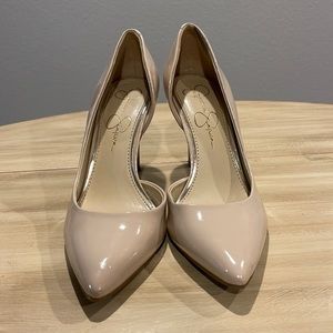 Worn nude pumps